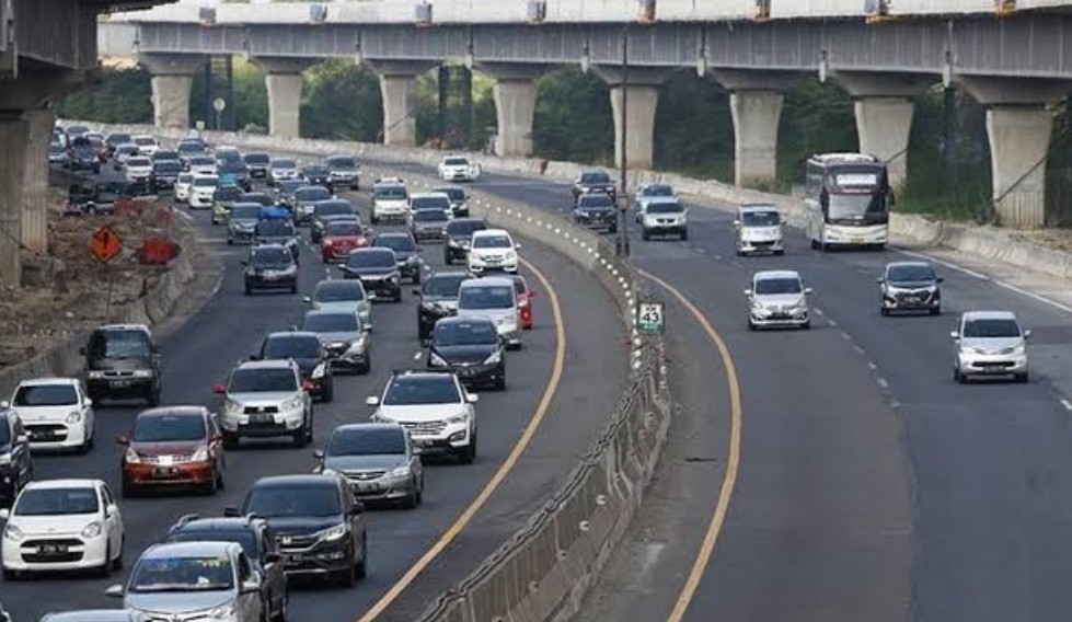 5 Hal Harus Diperhatikan saat Berkendara Jauh di Jalan Tol   