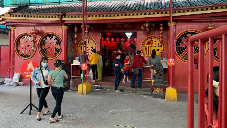 Imlek di Tengah Covid-19, Waktu Ibadah di Wihara Petak 9 Dibatasi hingga Pukul 18.00 WIB