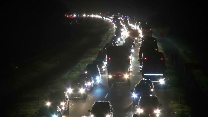Tol Cikampek Arah Jakarta Macet, Contraflow Diberlakukan dari KM 67 sampai KM 47