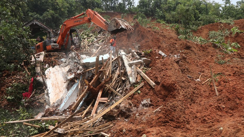 Pencarian 10 Korban Hilang akibat Longsor Nganjuk Dilanjutkan Besok 