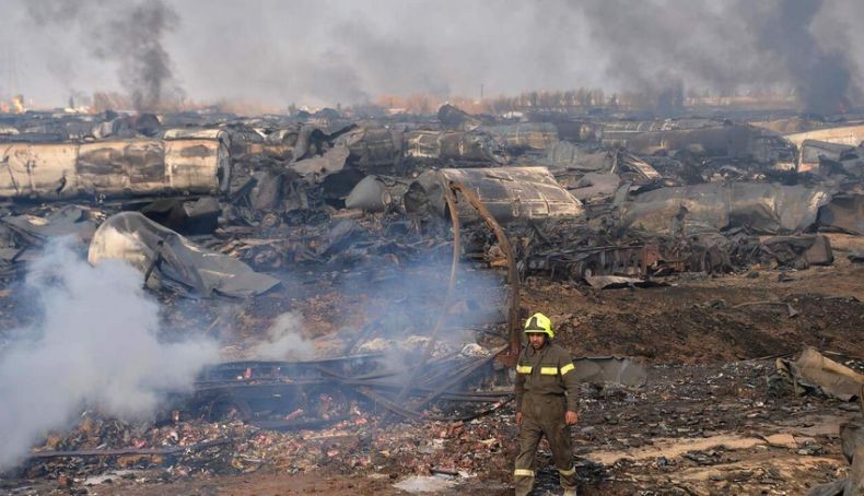 Ratusan Truk Tangki Bahan Bakar dan Gas Terbakar di Perbatasan Afghanistan dan Iran