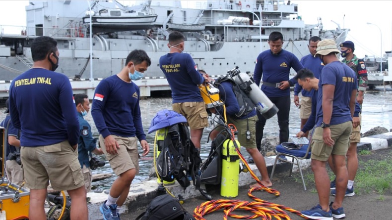 34 Penyelam TNI AL Lanjutkan Pencarian CVR Sriwijaya Air SJ 182 di Kepulauan Seribu