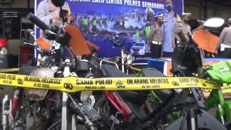 Belasan Sepeda Motor Terjaring Razia Balap Liar di Semarang 