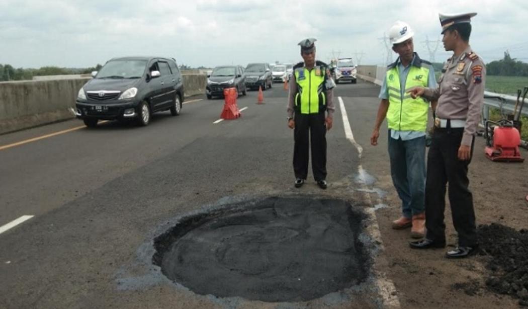 Ajukan Kenaikan Tarif Tol, BPJT Ingatkan Operator Perbaiki Jalan Bolong 