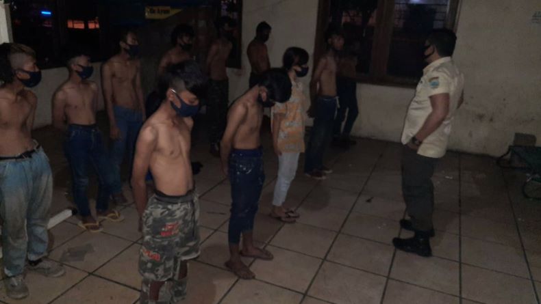 Pesta Miras di Kuburan, Belasan Anak Punk Diamankan Satpol PP Tasikmalaya