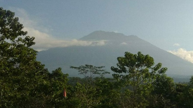 Cegah Pendaki ke Gunung Agung, BPBD Jaga Ketat 5 Titik dan Jalur Tikus