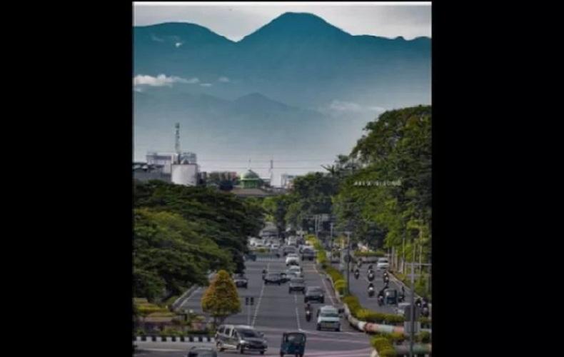 Viral Foto Gunung Gede Pangrango dari Kemayoran Jadi Perdebatan Netizen