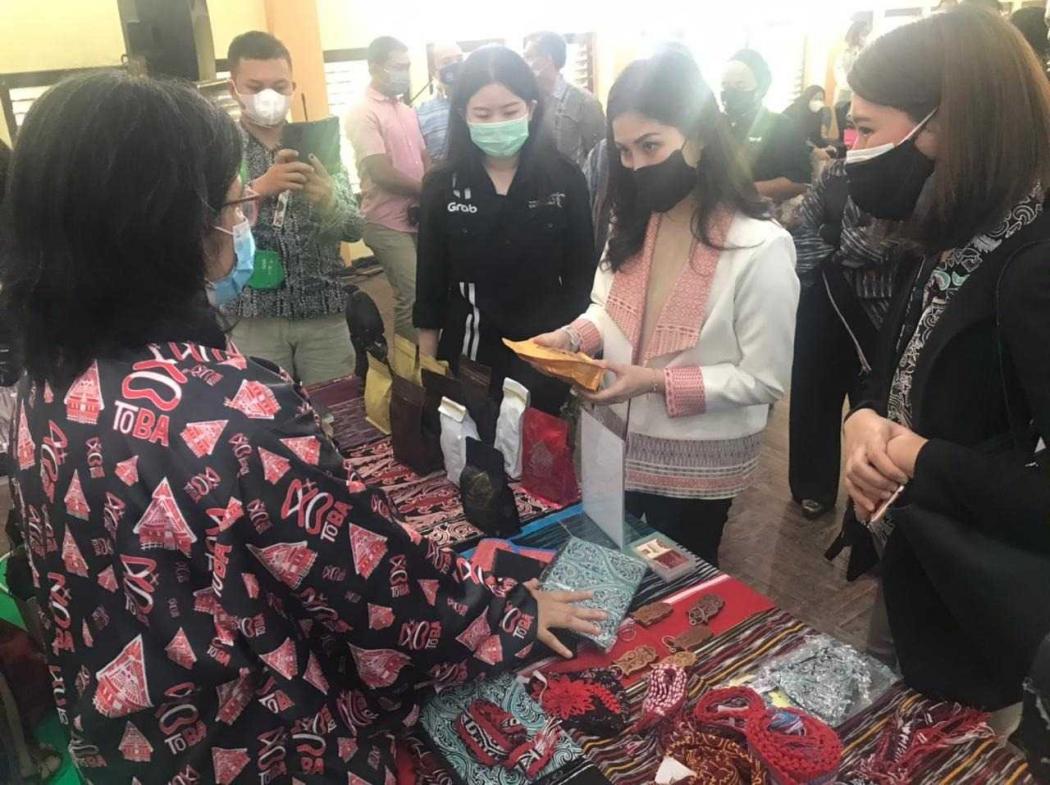 Beli Kreatif Danau Toba, Wamenparekraf Angela Tanoesoedibjo Dorong UMKM Tembus Pasar Global