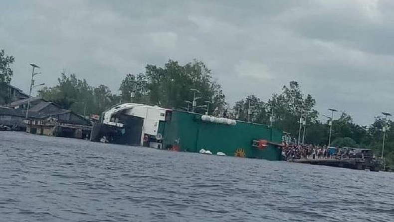 Kapal Feri KMP Bili Terbalik di Sambas, 72 Penumpang dan 15 Kru Dipastikan Selamat