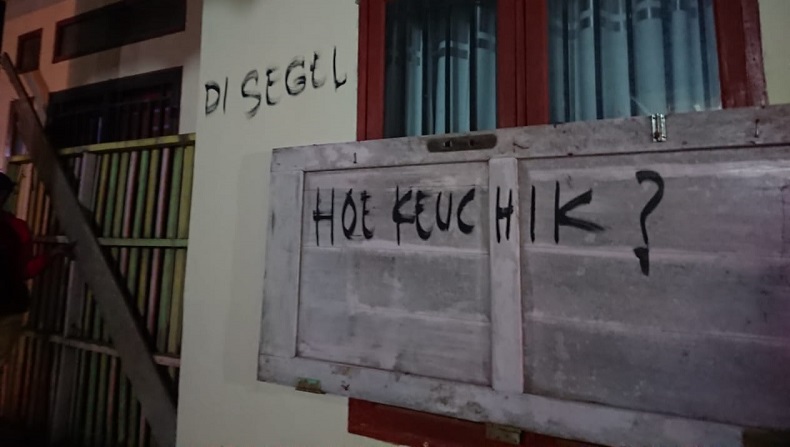Kepdes di Lhokseumawe Dinilai Tidak Transparan Kelola Anggaran, Warga Segel Kantor Desa