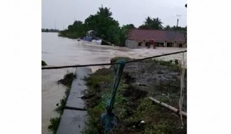 Tanggul Citarum di Pebayuran Jebol, Warga Bekasi Panik