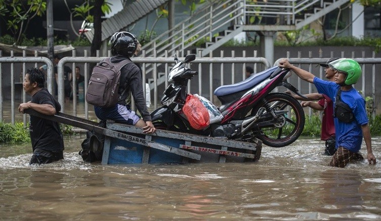 Motor Mogok akibat Tergenang Banjir, Ini 4 Hal Harus Dilakukan