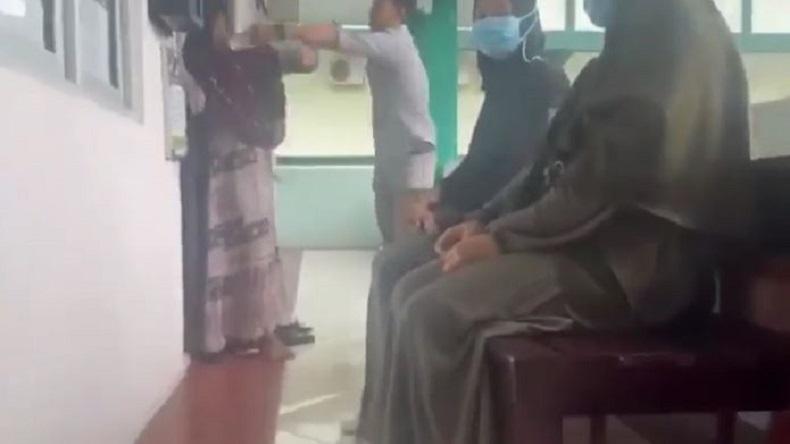 Viral, Dosen di Makassar Tampar Rekannya Pakai Botol Air Mineral di Depan Mahasiswa