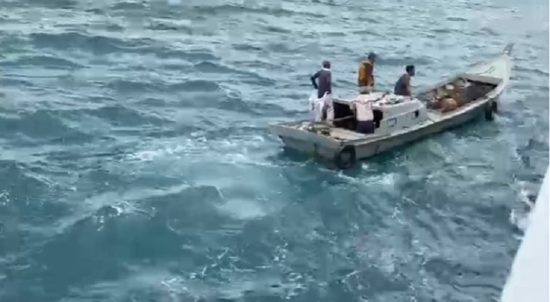 TNI AL Tangkap 5 Maling Beroperasi di Selat Singapura