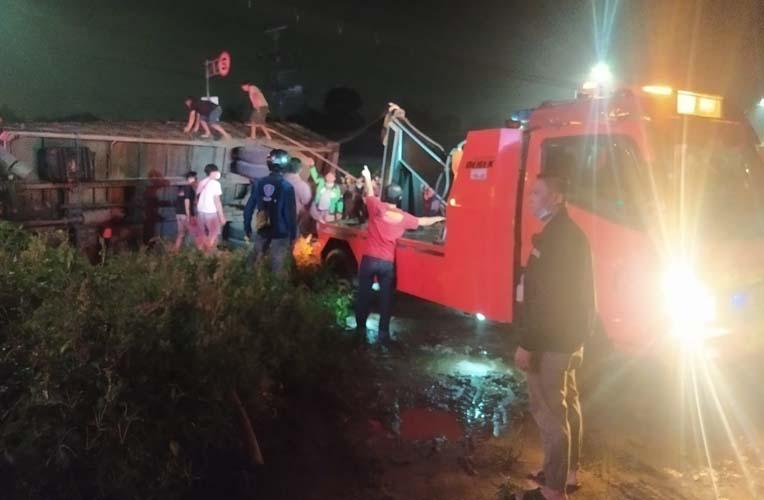  Ini Identitas Korban Laka Maut Truk Bermuatan Kayu Hantam Mobil di Salatiga