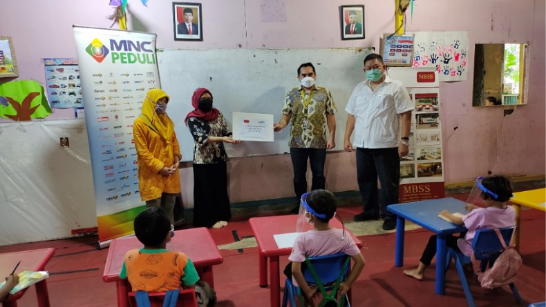 MNC Peduli dan MBSS Serahkan Bantuan Furnitur untuk Sekolah Alternatif Anak Jalanan
