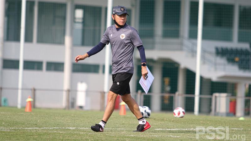 Shin Tae-yong Beri Indonesia Menu Latihan 'Sadis' Jelang Jumpa Oman 