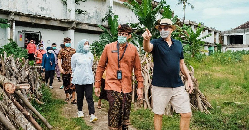 Sandiaga Uno Tinjau Lokasi Vaccine Drive Thru di Bali
