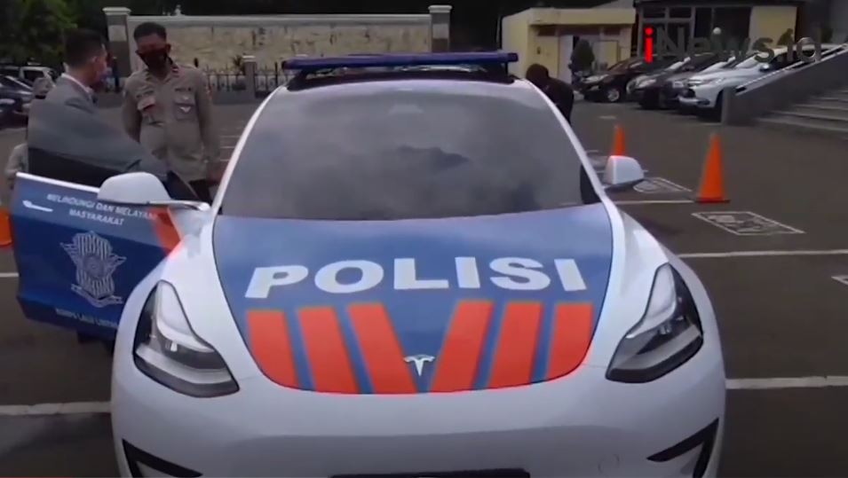  Waduh, Oknum Polantas Diduga Gunakan Mobil PJR untuk Pacaran 