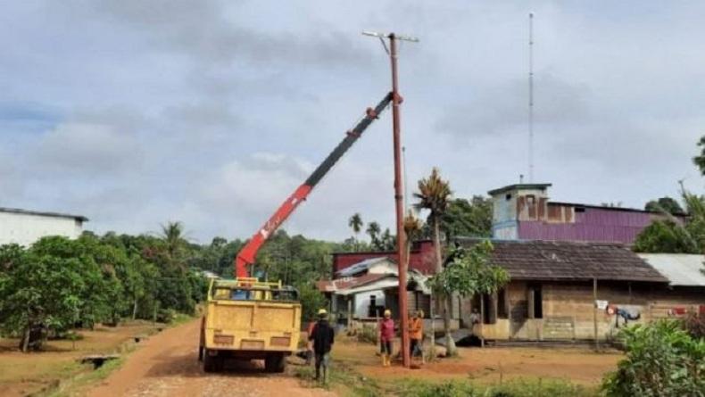 242 Daerah Terpencil di Kalbar Kini Sudah Teraliri Listrik