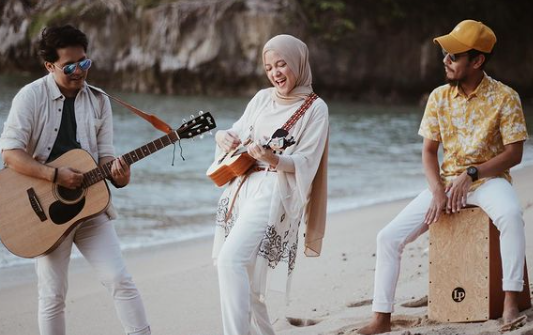 Dirundung Isu Perselingkuhan, Nissa Sabyan Tetap Ceria 