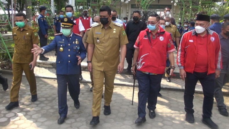 Tingkatkan Response Time, Bobby Nasution Tambah 3 Mobil Pemadam Kebakaran