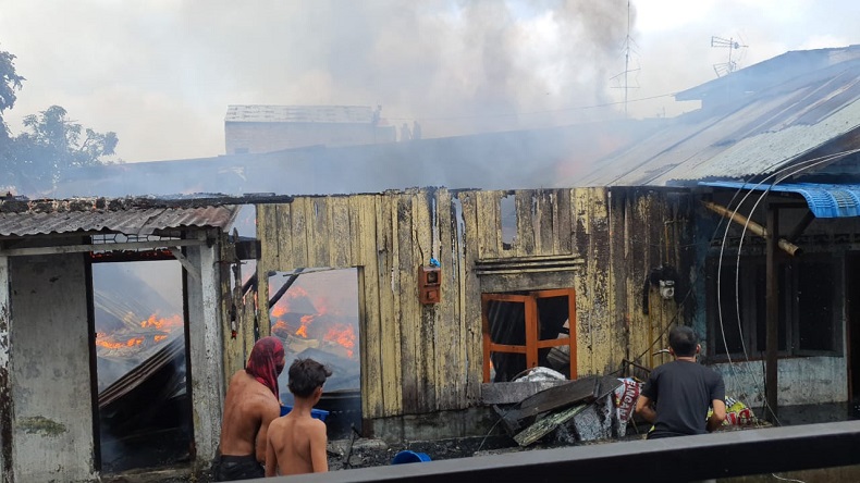 Korsleting Listrik, 3 Rumah di Medan Terbakar 