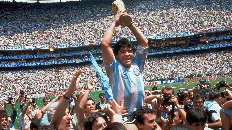5 Pesepak Bola Hebat yang Tak Pernah Raih Ballon d’Or, Ada Maradona