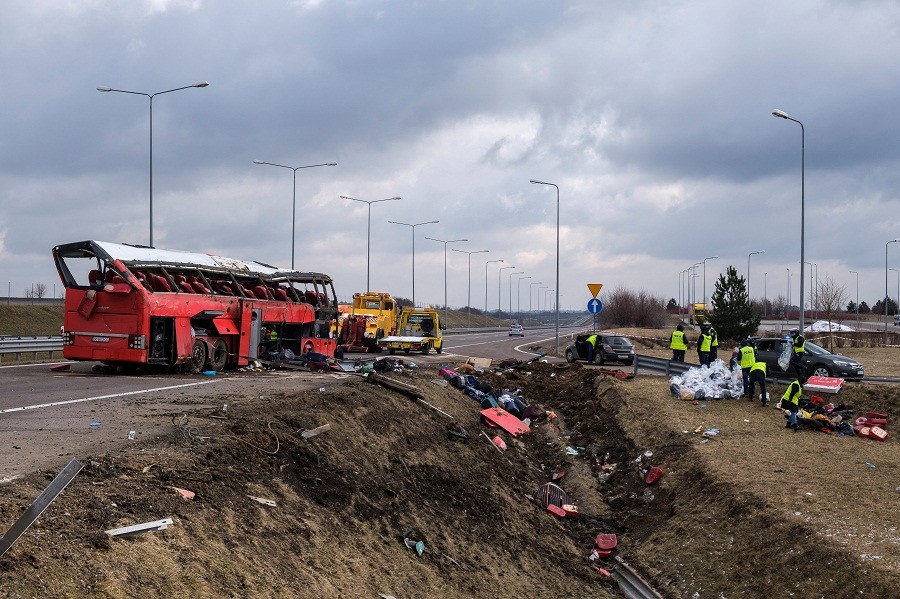 Bus Jatuh Masuk Selokan, 5 Orang Tewas 40 Lainnya Luka-Luka