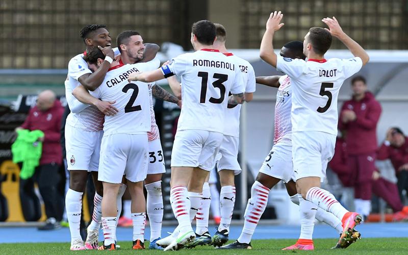 Kalahkan Hellas Verona, AC Milan Belum Menyerah Kejar Inter 