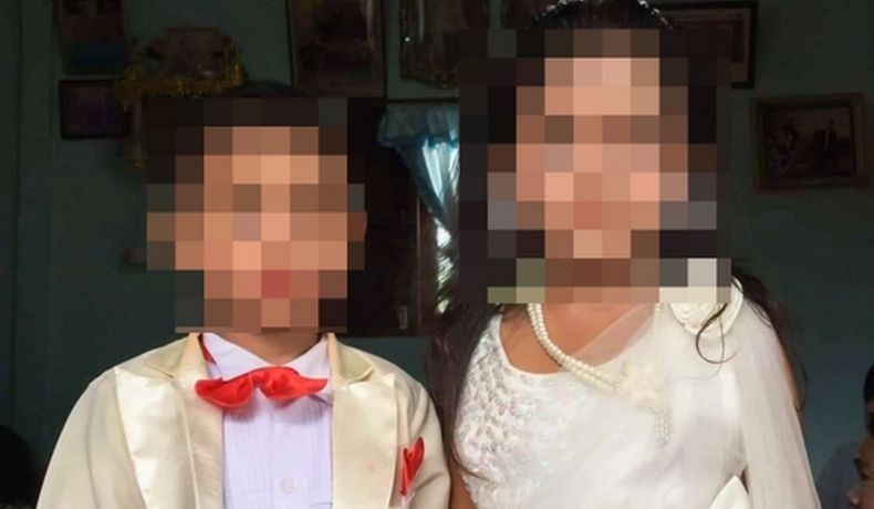 Hindari Karma, Pasangan Kembar Identik Berusia 5 Tahun Dinikahkan