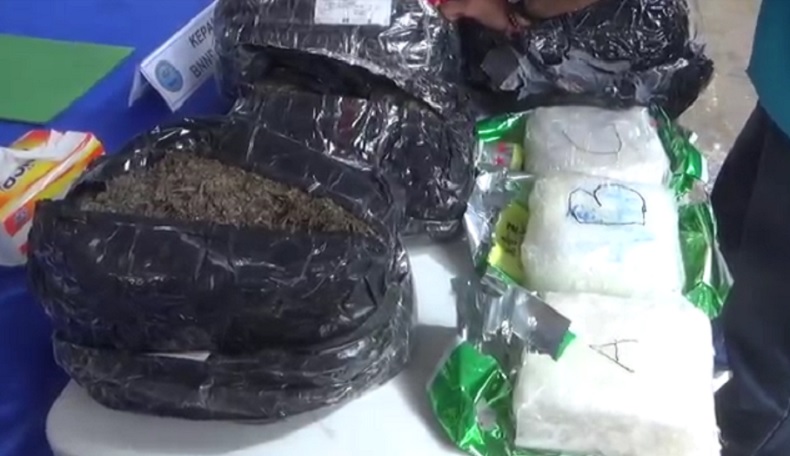 Ditutup Selimut, Ganja Seberat 11,9 Kg Dikirim ke Pontianak via Jasa Ekspedisi