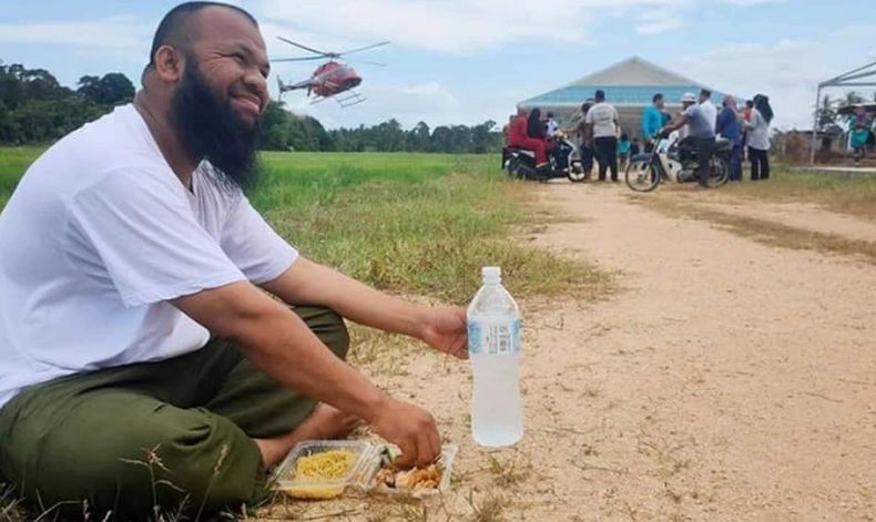 Mantan Pemulung Jadi Pengusaha Sukses, Ajak Warga Naik Helikopter Gratis
