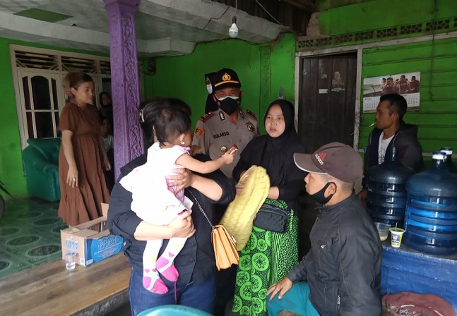 Ibu di Jonggol Bogor Tega Tinggalkan Bayi Berusia 14 Bulan di Depan Warung
