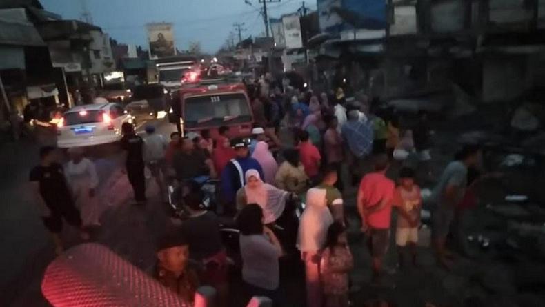 Kebakaran Pasar Kambang di Pesisir Selatan Sumbar, Kerugian Capai Rp6,1 Miliar