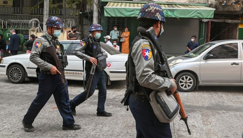Takut Dibakar Massa, Perusahaan Taiwan di Myanmar Pasang Tanda dan Bendera