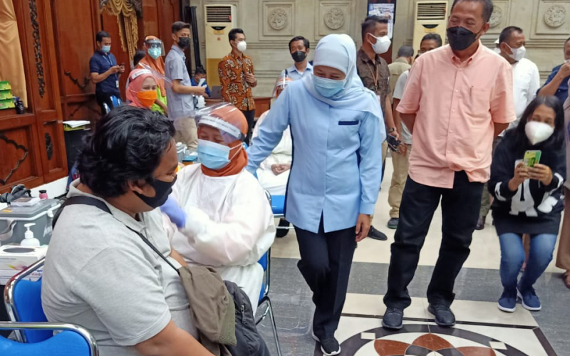 Apresiasi Vaksin Covid-19 untuk Jurnalis, Ini Pesan Gubernur Khofifah 
