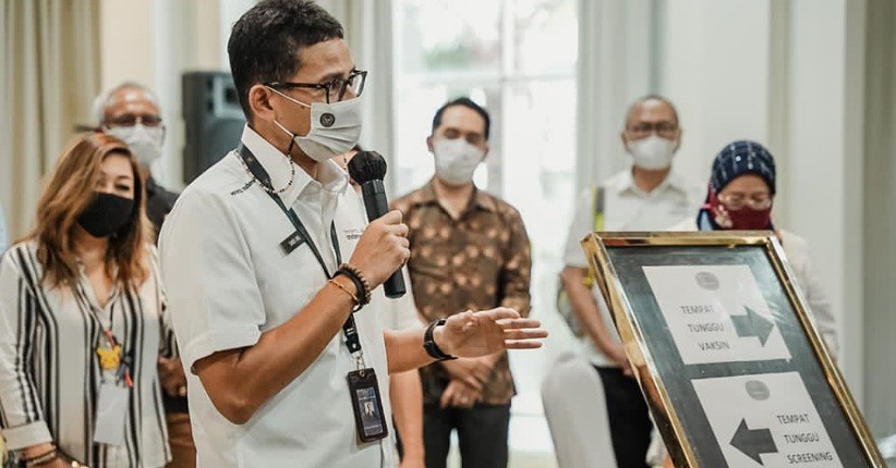 Sandiaga Uno Pantau Percepatan Pelaksanaan Vaksinasi Pelaku Parekraf di Bali