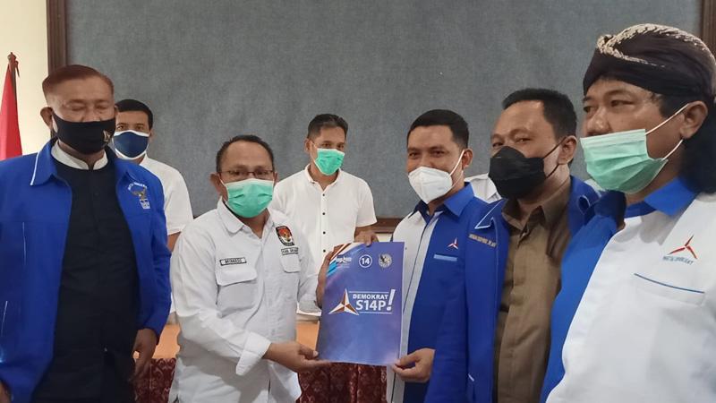 Antisipasi Manuver Kubu Moeldoko, DPC Demokrat Sragen Datangi Kantor KPU