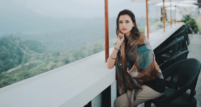 Sisi Lain Sarah Menzel, Kekasih Azriel Hermansyah yang Suka Traveling