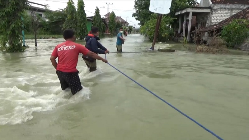 Banjir Luapan Kali Lamong Meluas, Rendam 3 Kecamatan di Gresik