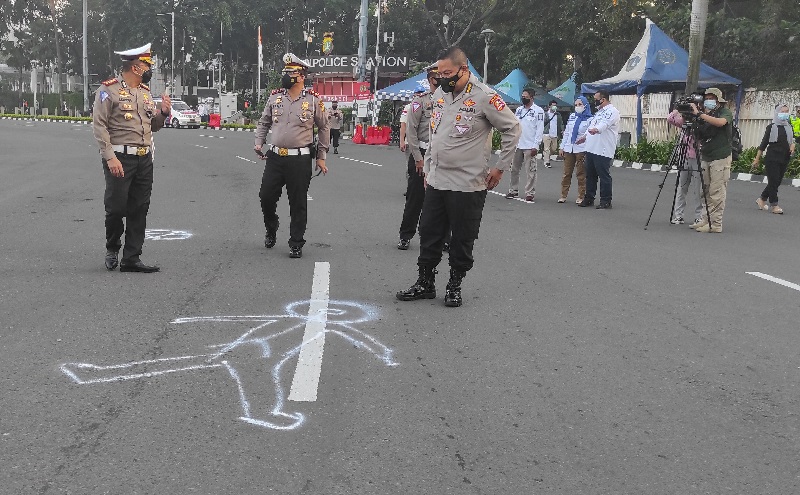 Polisi Olah TKP Mobil Tabrak Pesepeda, Ini Rekayasa Arus Lalu Lintas di Bundaran HI