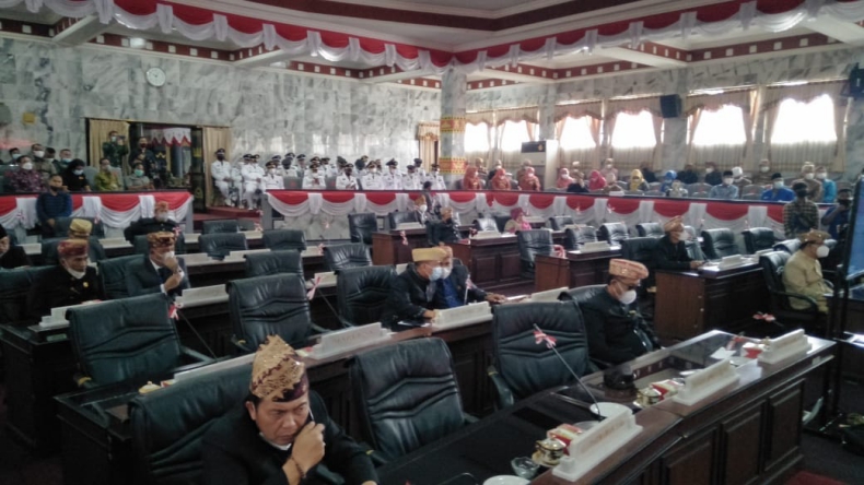 Paripurna Istimewa Hut ke-57 Lampung, Hanya 18 Anggota DPRD Lampung Utara yang Hadir