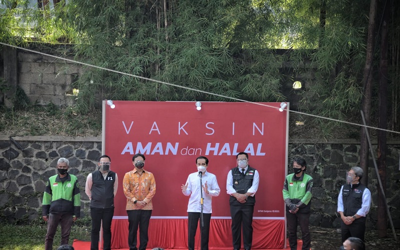 Ridwan Kamil Dampingi Presiden Jokowi Tinjau Vaksinasi Covid-19 di Kota Bogor