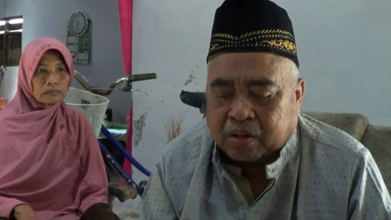 Bersuara Merdu, Kakek Penyandang Tunanetra di Banyuwangi Jadi Muazin Masjid