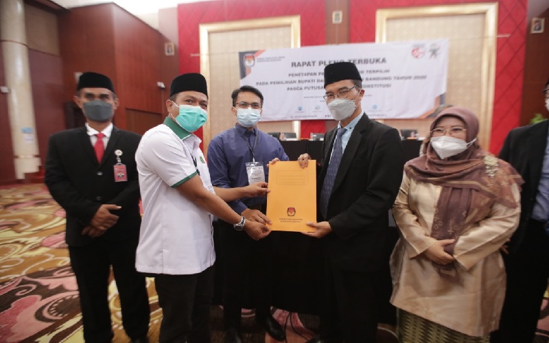 KPU Tetapkan Dadang-Sahrul Pemenang Pilbup Bandung 2020