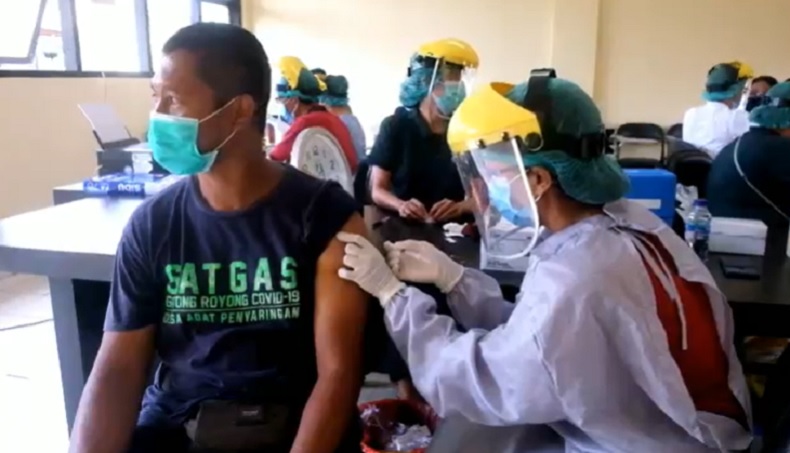 Vaksinasi Zona Hijau di Bali, Warga Sanur Disuntik Vaksin AstraZeneca