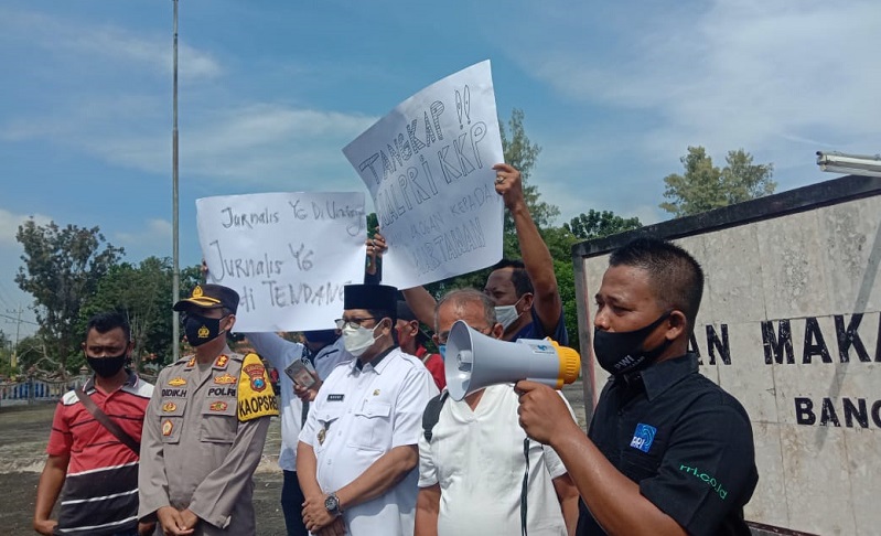 Wartawan di Bangkalan Demo, Kecam Kekerasan Terhadap Jurnalis TV di Situbondo 