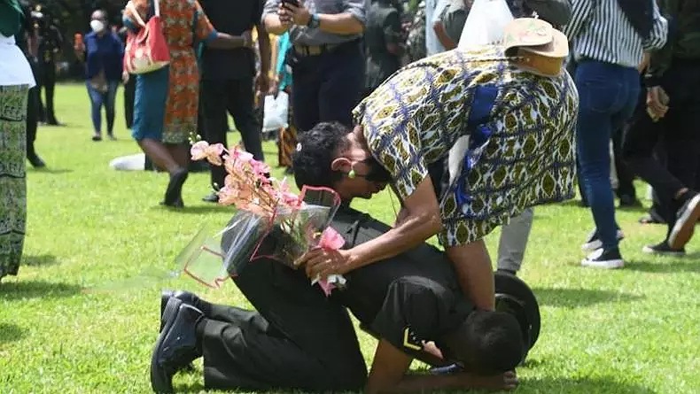 Mengharukan, 1.000 Pemuda Asli Papua Ini Menangis setelah Resmi Berpangkat Serda TNI