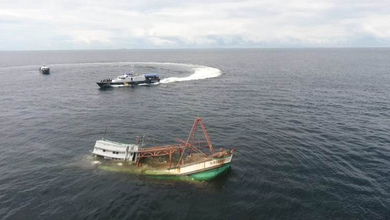 KKP Tenggelamkan 4 Kapal Asing Berbendera Vietnam di Kalbar